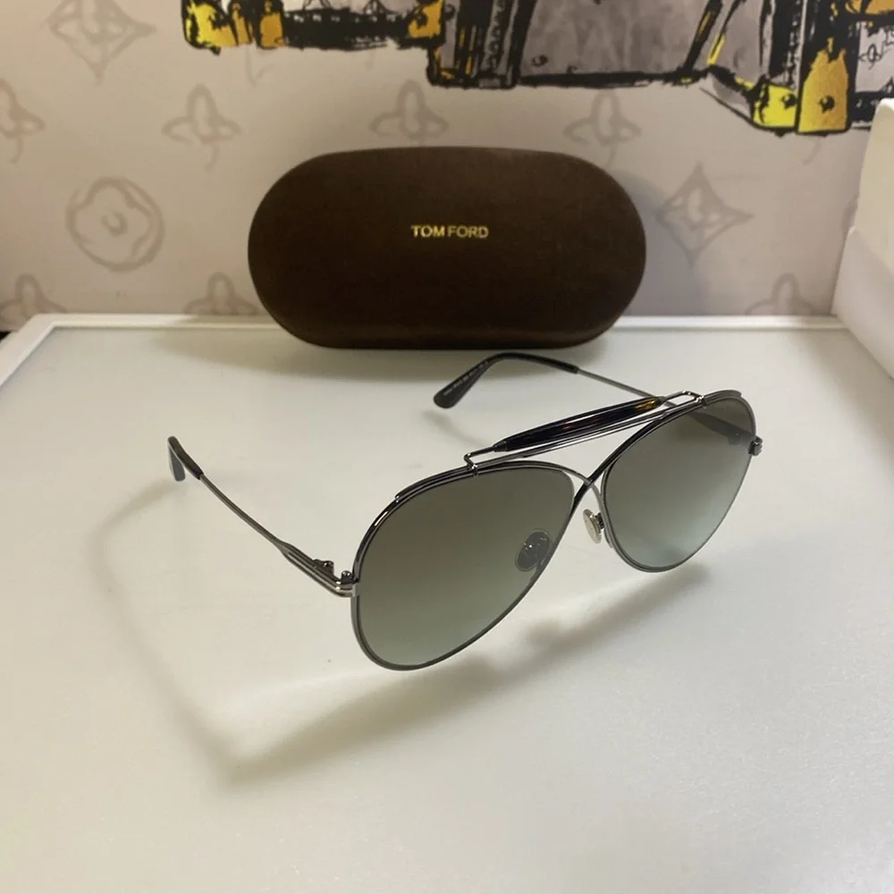 New Tom Ford Unisex Holden Brown Gradient Pilot  Sunglasses FT0818 08G